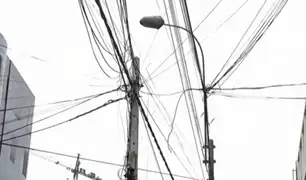 Lince: cables aéreos caen y ponen en peligro la vida de vecinos y trabajadores del distrito
