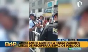 Una batalla campal: ambulantes y fiscalizadores se enfrentan durante desalojo en Los Olivos
