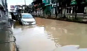 Tumbes: vehículos quedan atrapados en enormes huecos provocados por lluvias
