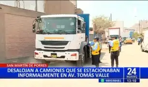 SMP: Desalojan camiones estacionados informalmente en avenida Tomás Valle