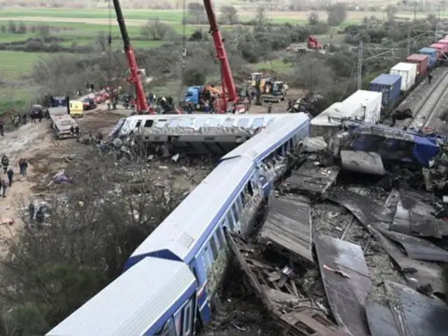 Tragedia en Grecia: aparatoso choque de trenes deja alrededor de 36 muertos