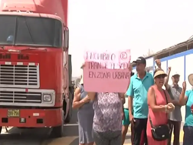 Callao: vecinos piden retiro de tráilers que malogran pistas recién asfaltadas
