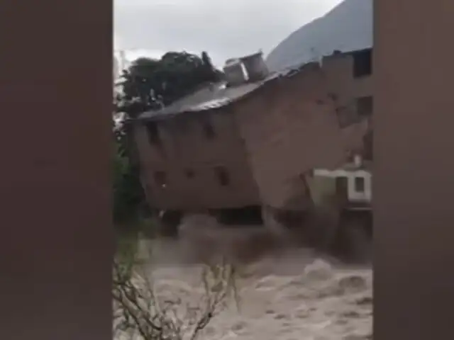 Casa de 3 pisos cae al Río Rímac y familia lo pierde todo: Alcalde de Chosica promete ayudarlos