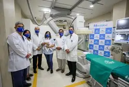 Médicos de EsSalud salvan la vida a bebé que nació con un tumor gigante en la cabeza