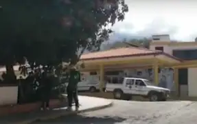 Abancay: enorme roca cae sobre auto y mata a tres pasajeros