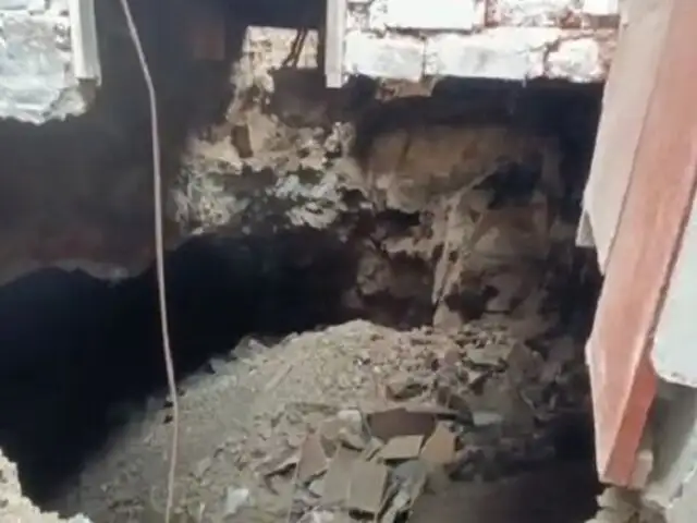 El Agustino: Viviendas son demolidas debido a los graves daños provocados por socavón