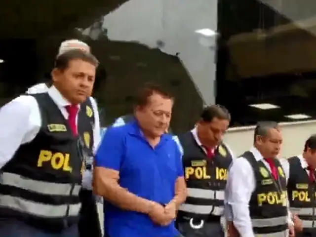 Hugo Chávez tras entregarse a la Policía Nacional: "Soy un preso político"