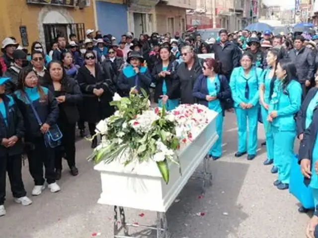 Juliaca: cientos de personas asistieron al entierro de enfermera fallecida tras ser violada