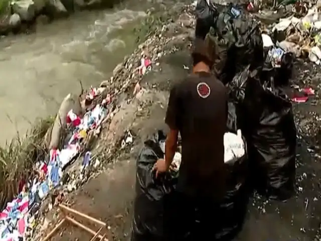 Los Olivos: vecinos denuncian que basura de salas de cine es arrojada en el río Chillón