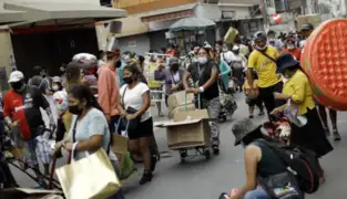 Ambulantes continúan en Mesa Redonda y Mercado Central