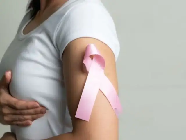 Campaña de prevención contra el cáncer de mama atendió exitosamente a más de 800 mujeres
