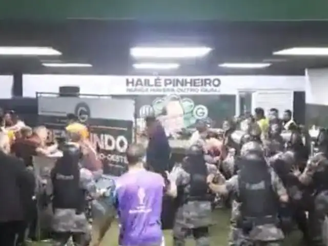 ¡Con gas pimienta!: Plantel de la "U" fue agredido por policía brasileña tras derrota ante Goiás