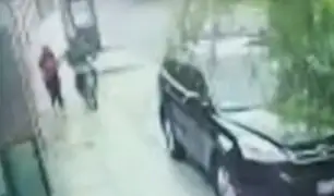 Falso repartidor de delivery roba teléfono celular en calle de Surco