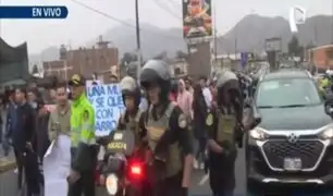 Colectiveros realizan huelga y generan intenso tráfico en prolongación Tacna