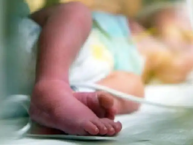 Puno: abandonan bebé de una semana de nacida en baño de terminal terrestre