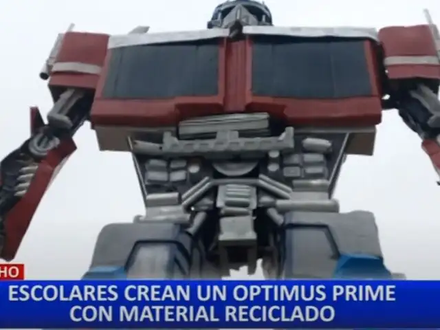 Huacho: escolares crean réplica de Optimus Prime con material reciclado