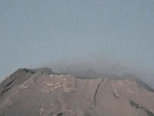 Moquegua: volcán Ubinas sigue en proceso eruptivo