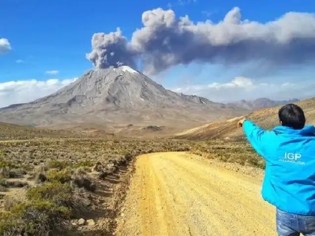 Volcán Ubinas empieza a emitir gases tóxicos: población se mantiene en alerta