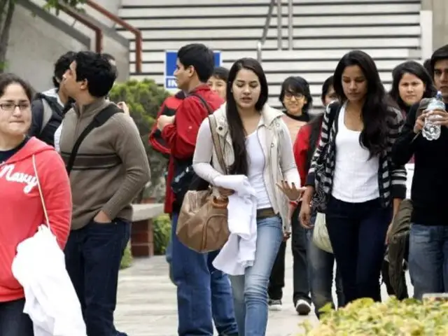 Congreso oficializa ley de bachillerato automático para universitarios