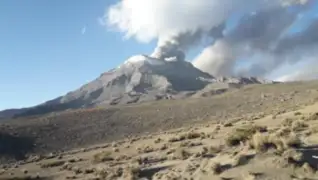 Alerta en Moquegua: volcán Ubinas emite cenizas y gases de hasta mil metros sobre su cima