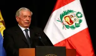 Mario Vargas Llosa se encuentra hospitalizado en España por COVID-19