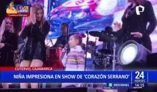 Niña de seis años se roba el show durante concierto de Corazón Serrano