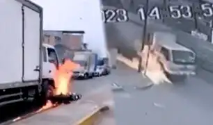 Impactantes imágenes: conductor de un camión embiste a fiscalizador, arrastra su moto y se fuga