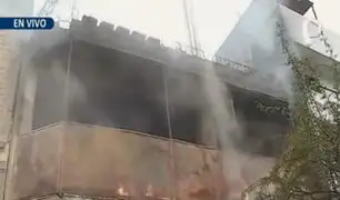 Se reaviva incendio en Los Olivos: bomberos regresan por tercera vez para controlar siniestro