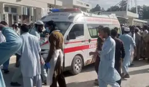 Al menos 35 muertos y 150 heridos deja ataque suicida durante mitin de partido religioso en Pakistán