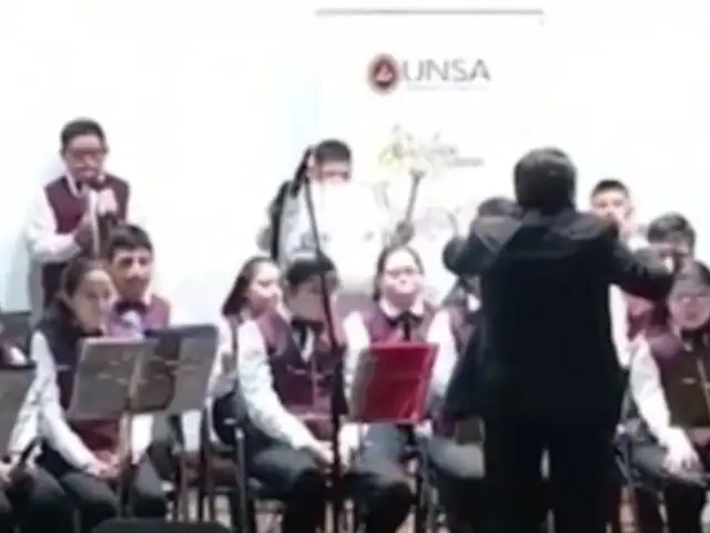 Jóvenes con discapacidad intelectual demuestran su talento musical en la UNSA, Arequipa