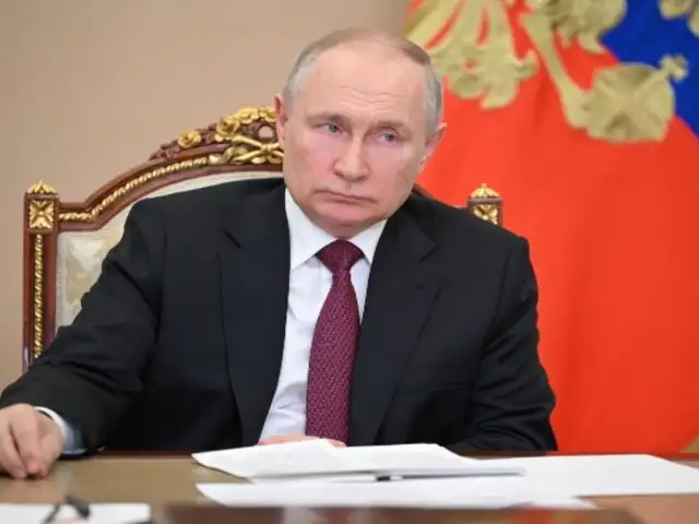 Rusia: Vladimir Putin firma ley que prohíbe cirugías para cambiar de sexo