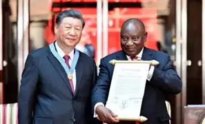 Presidente chino condecorado con la Medalla de Sudáfrica