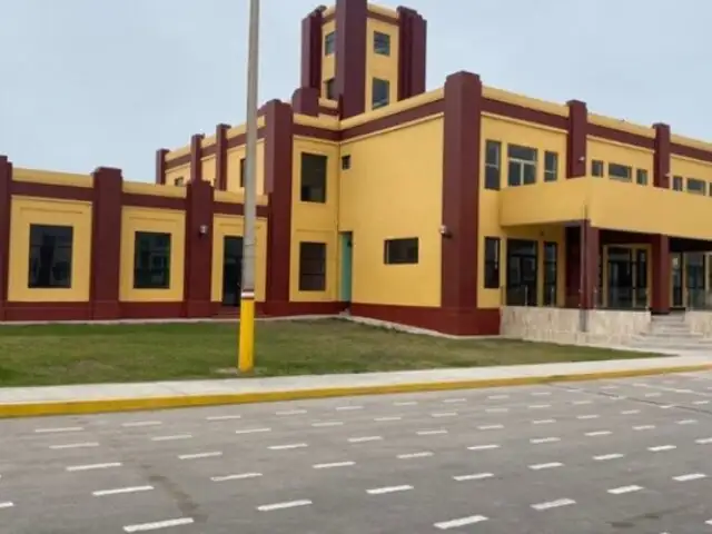 Leoncio Prado: padres hacen plantón en colegio militar para respaldar a director removido