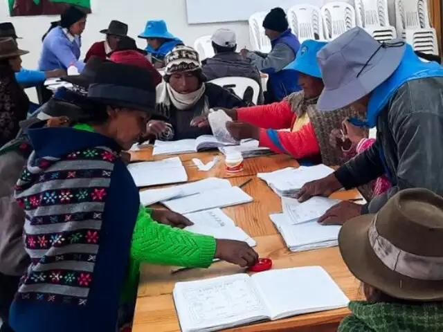 Ejemplo de superación: abuelitos quechua hablantes aprenden a leer y escribir en Tambos de Huancavelica
