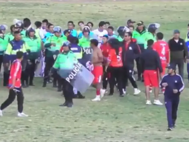 Copa Perú: jugadores y dirigentes se agarran a golpes en pleno partido