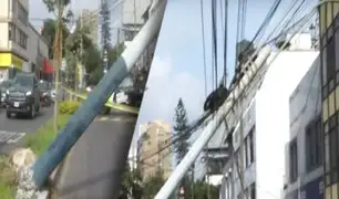 Poste a punto de caer tiene aterrados a vecinos en calle de San Isidro