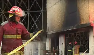 Una madre de familia muere en incendio dentro de una vivienda en Los Olivos