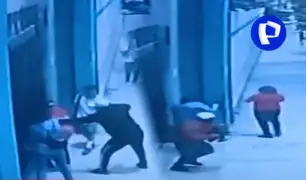 Trujillo: imágenes muestran a ladrones ensañarse con dos profesoras cuando ingresaban a colegio