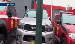 San Isidro: vehículo se estaciona en puerta de estación de bomberos y le impiden la salida