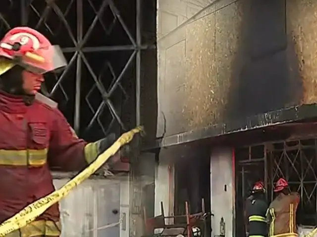 Una madre de familia muere en incendio dentro de una vivienda en Los Olivos