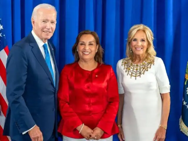 Dina Boluarte se reunió con Joe Biden y lo invitó a visitar el Perú