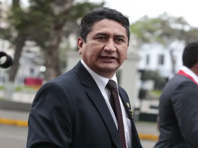 Vladimir Cerrón: tramitan alerta roja en Interpol contra líder de Perú Libre