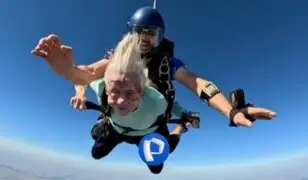 ¡La edad es sólo un número! Anciana de 104 años desafía límites y salta en paracaídas para batir récord Guinness
