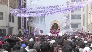 Miles de fieles participan de la primera procesión del Señor de los Milagros