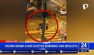 Miraflores: Captan a delincuentes robando bicicleta