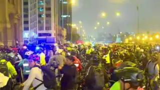 Centro de Lima: colectivos protestan tras muerte de ciclistas en la Panamericana Sur
