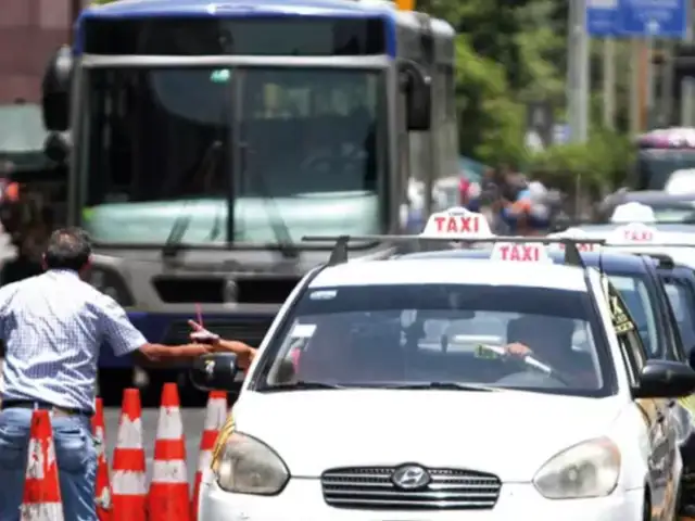 ATU califica de retroceso ley que permite a taxis prestar servicios sin autorización de la entidad