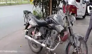 SMP: desconocidos incendian motocicleta de hombre tras confundirlo con un extranjero