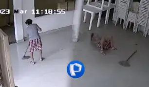 Piura: mujer que limpiaba su local termina en el suelo por bala perdida