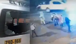 Transportistas se enfrentan y atacan vehículos llenos de pasajeros en Juliaca